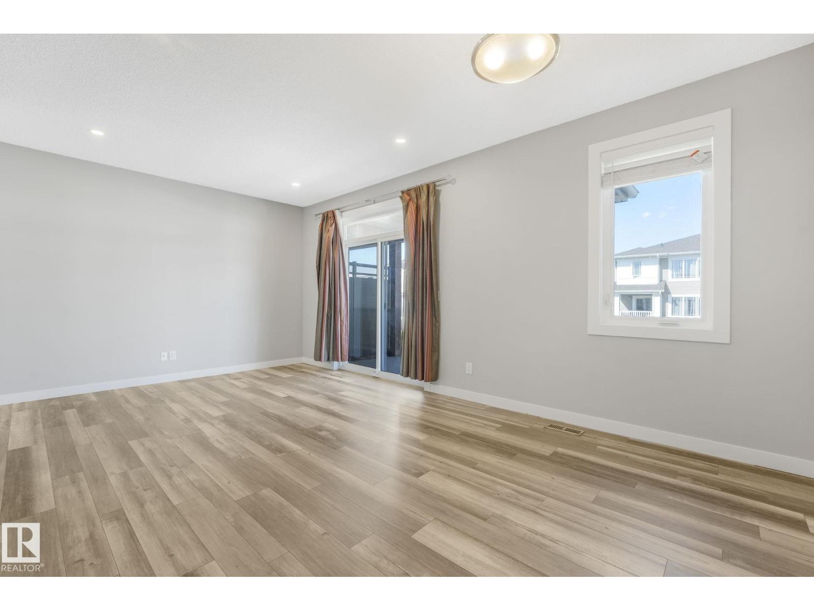 Photo 40 of 20241 15 A Av Nw Nw, Edmonton AB