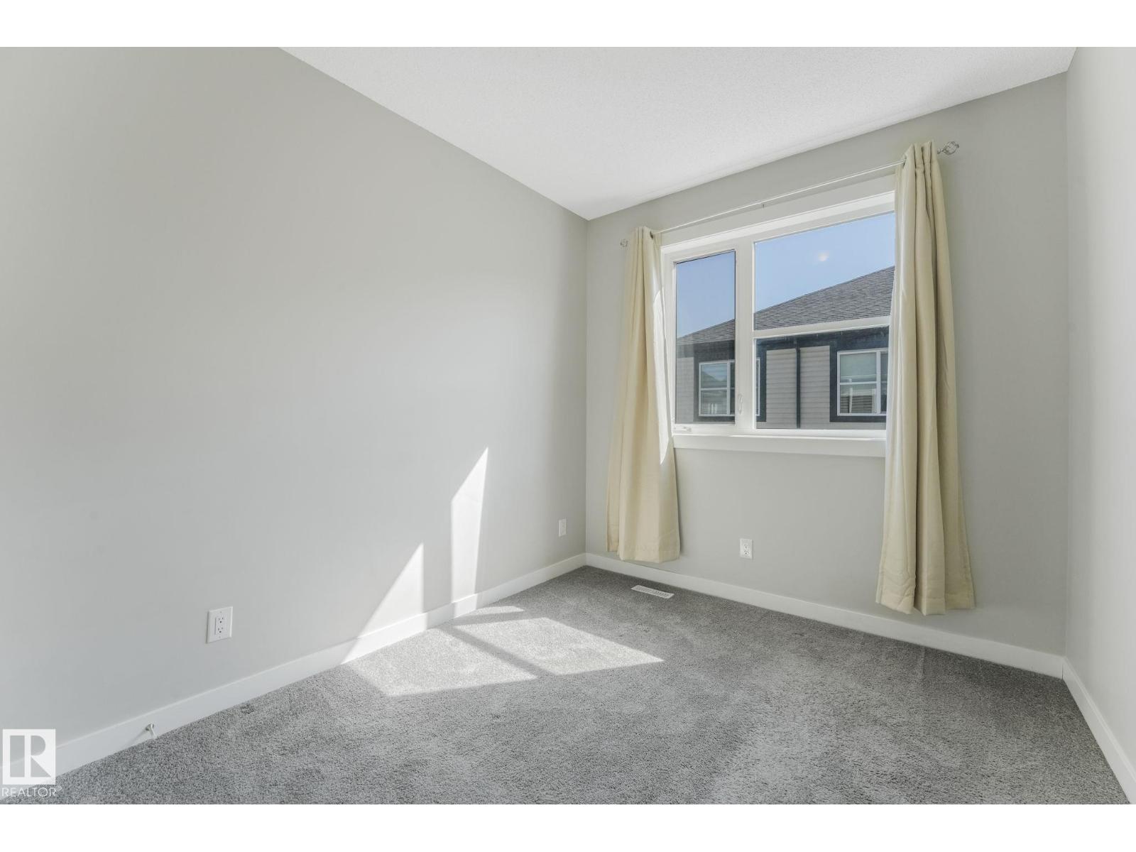 Photo 45 of 20241 15 A Av Nw Nw, Edmonton AB