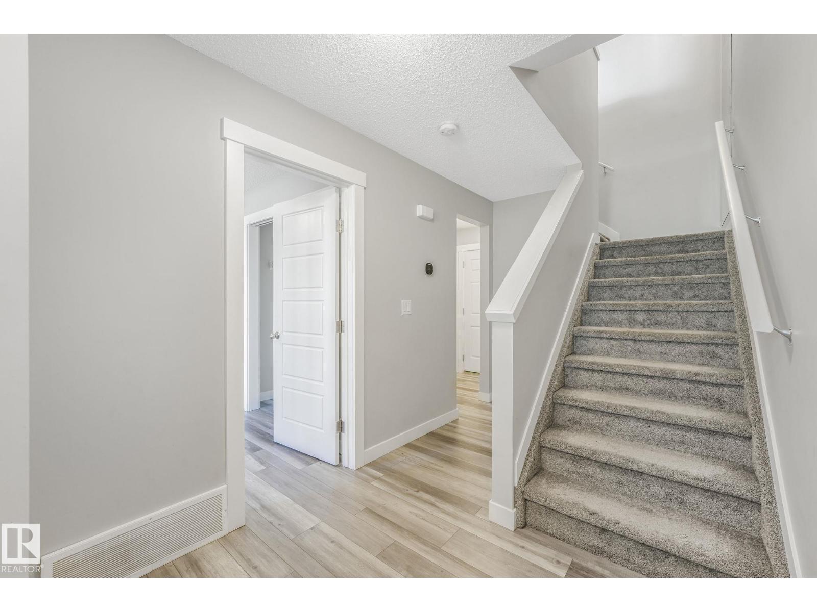 Photo 54 of 20241 15 A Av Nw Nw, Edmonton AB