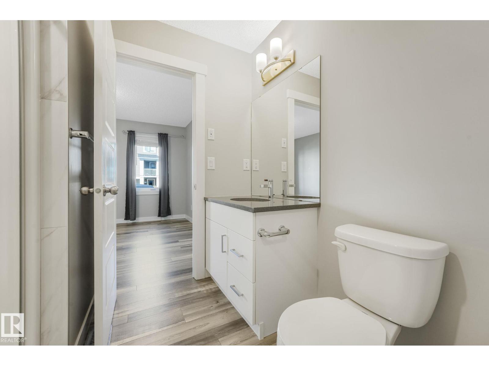 Photo 60 of 20241 15 A Av Nw Nw, Edmonton AB
