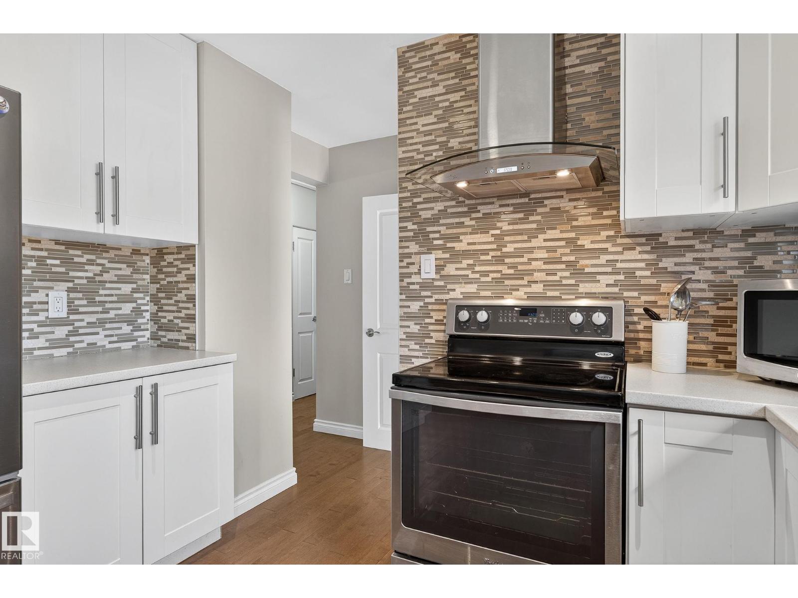 Photo 20 of 14808 93 Av Nw, Edmonton AB