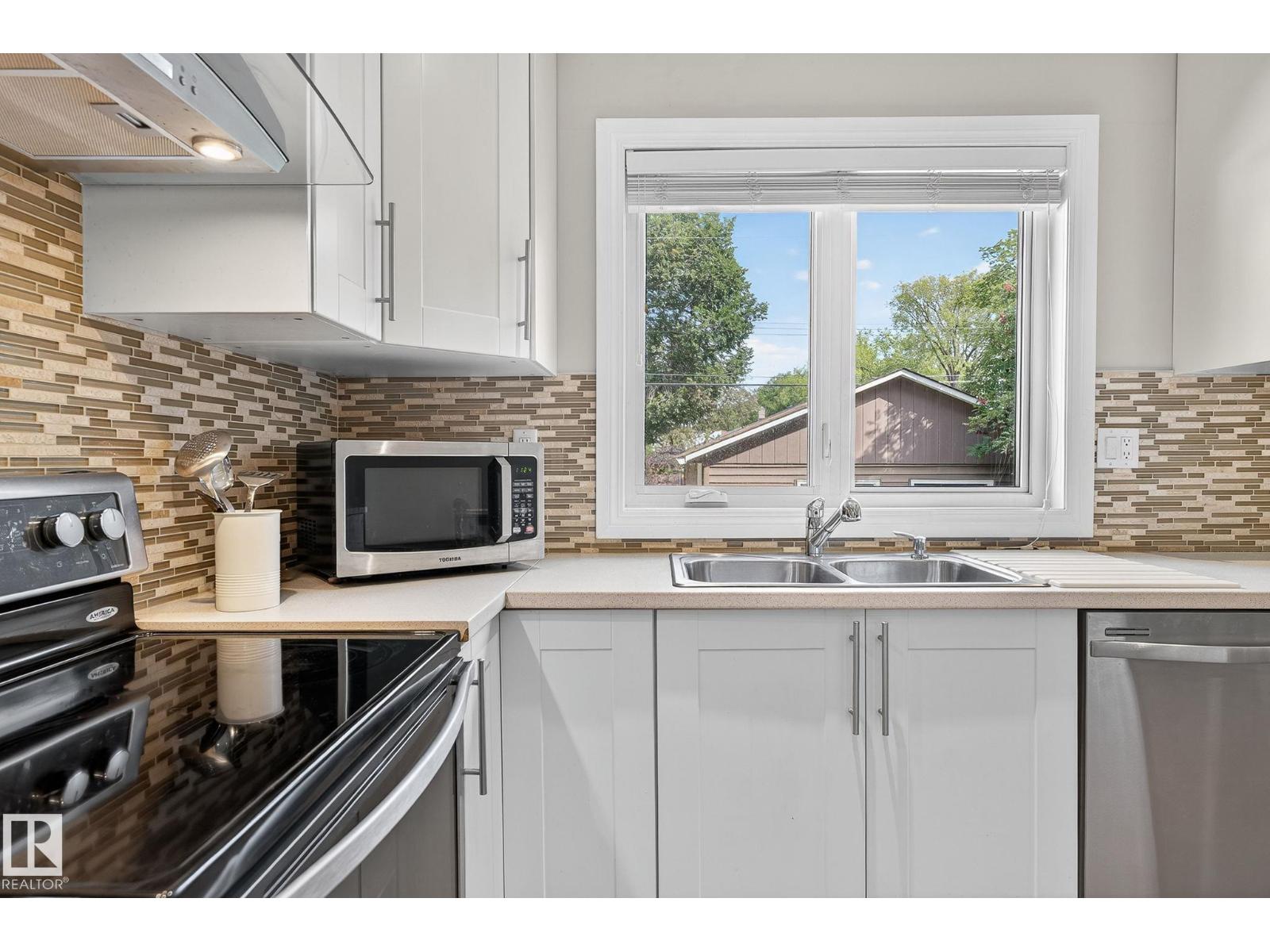 Photo 21 of 14808 93 Av Nw, Edmonton AB