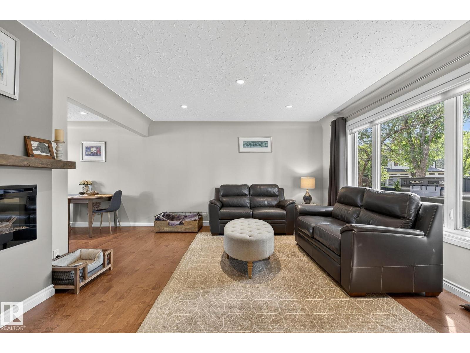 Photo 5 of 14808 93 Av Nw, Edmonton AB