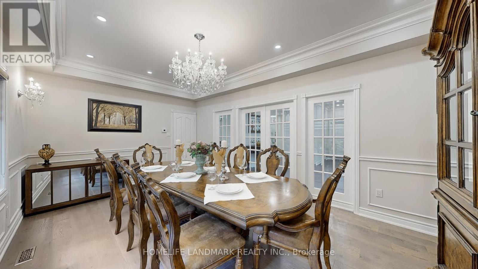 Photo 10 of 16 Crescentview Road, Richmond Hill ON
