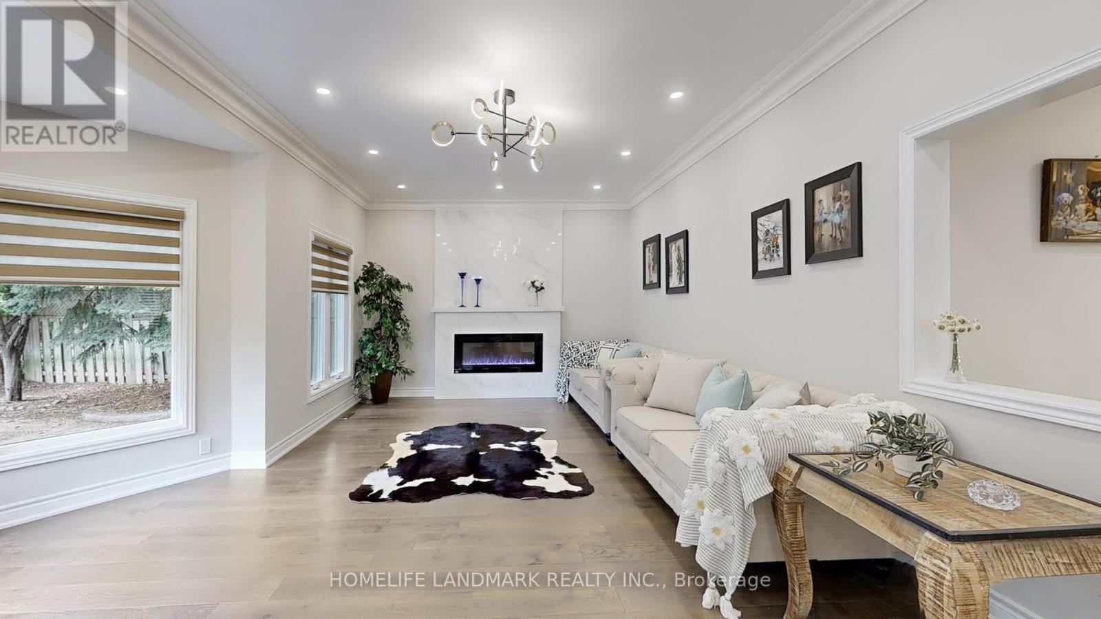 Photo 11 of 16 Crescentview Road, Richmond Hill ON