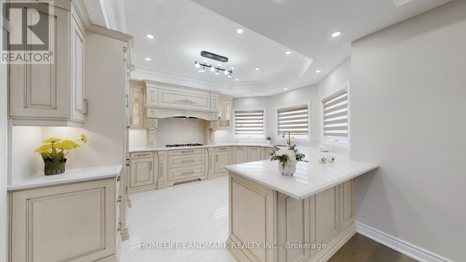 Photo 14 of 16 Crescentview Road, Richmond Hill ON