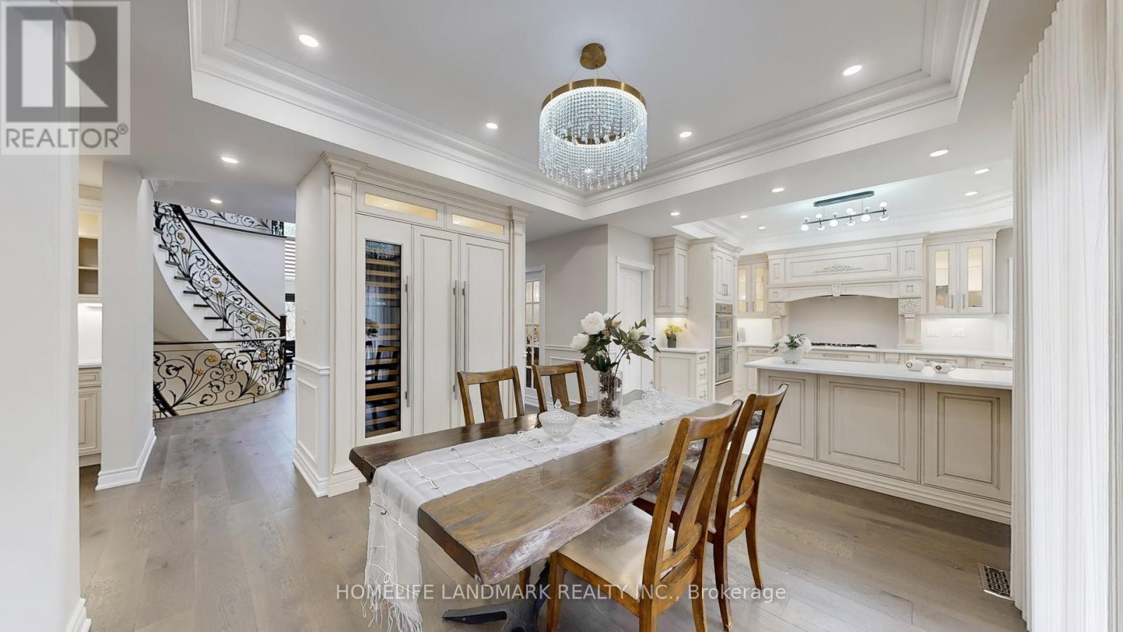Photo 21 of 16 Crescentview Road, Richmond Hill ON