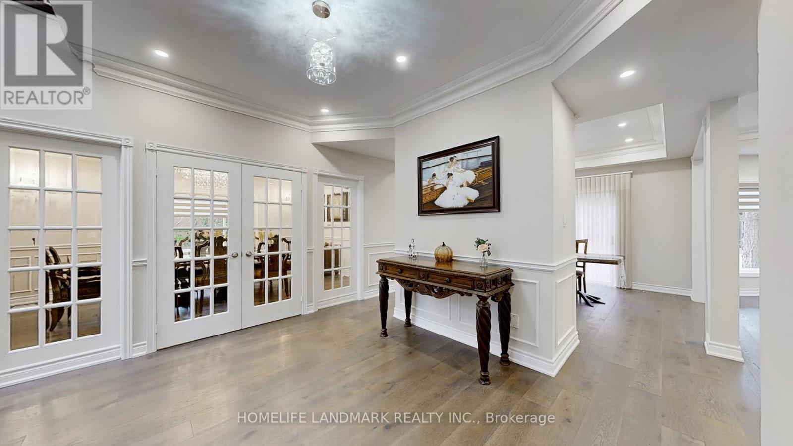 Photo 23 of 16 Crescentview Road, Richmond Hill ON