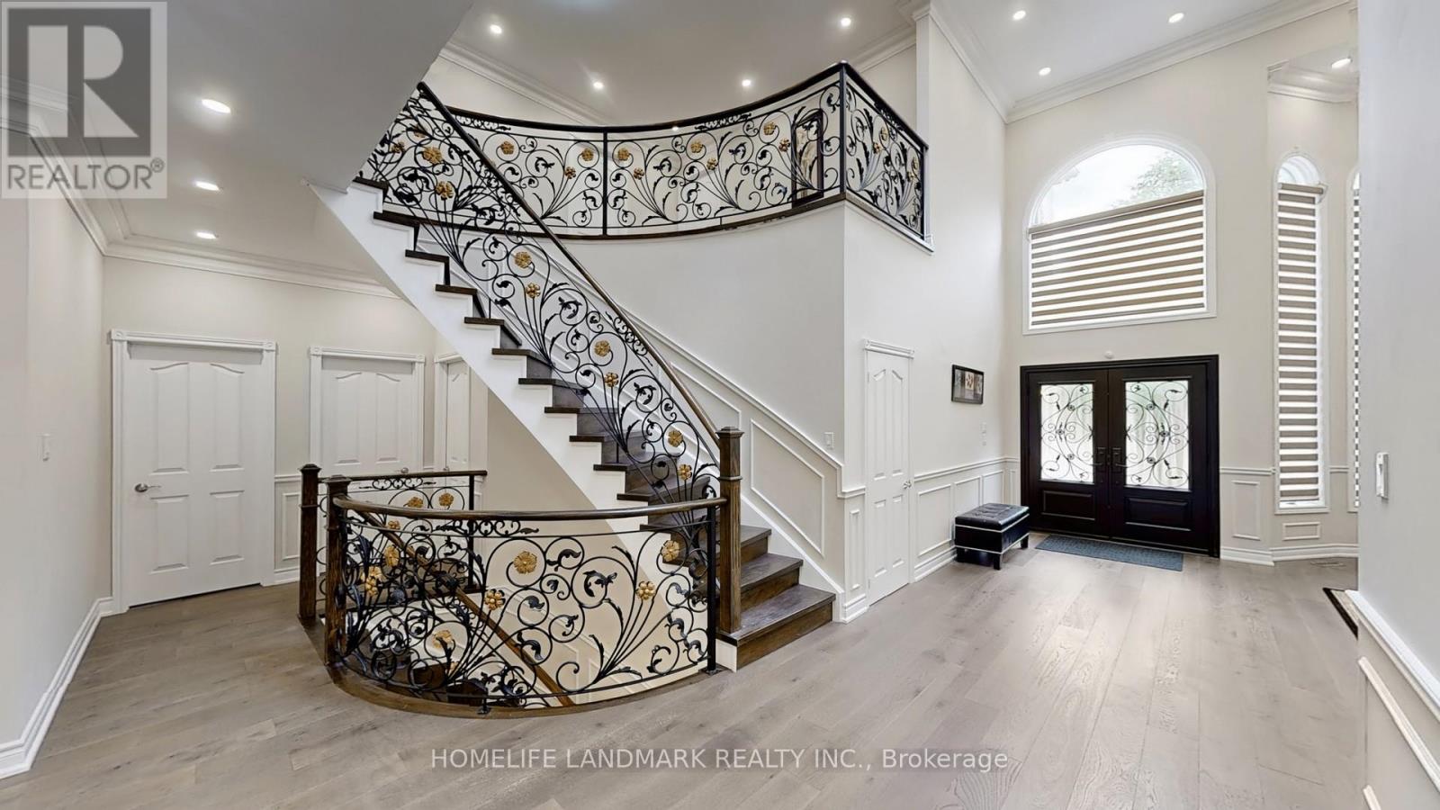 Photo 25 of 16 Crescentview Road, Richmond Hill ON