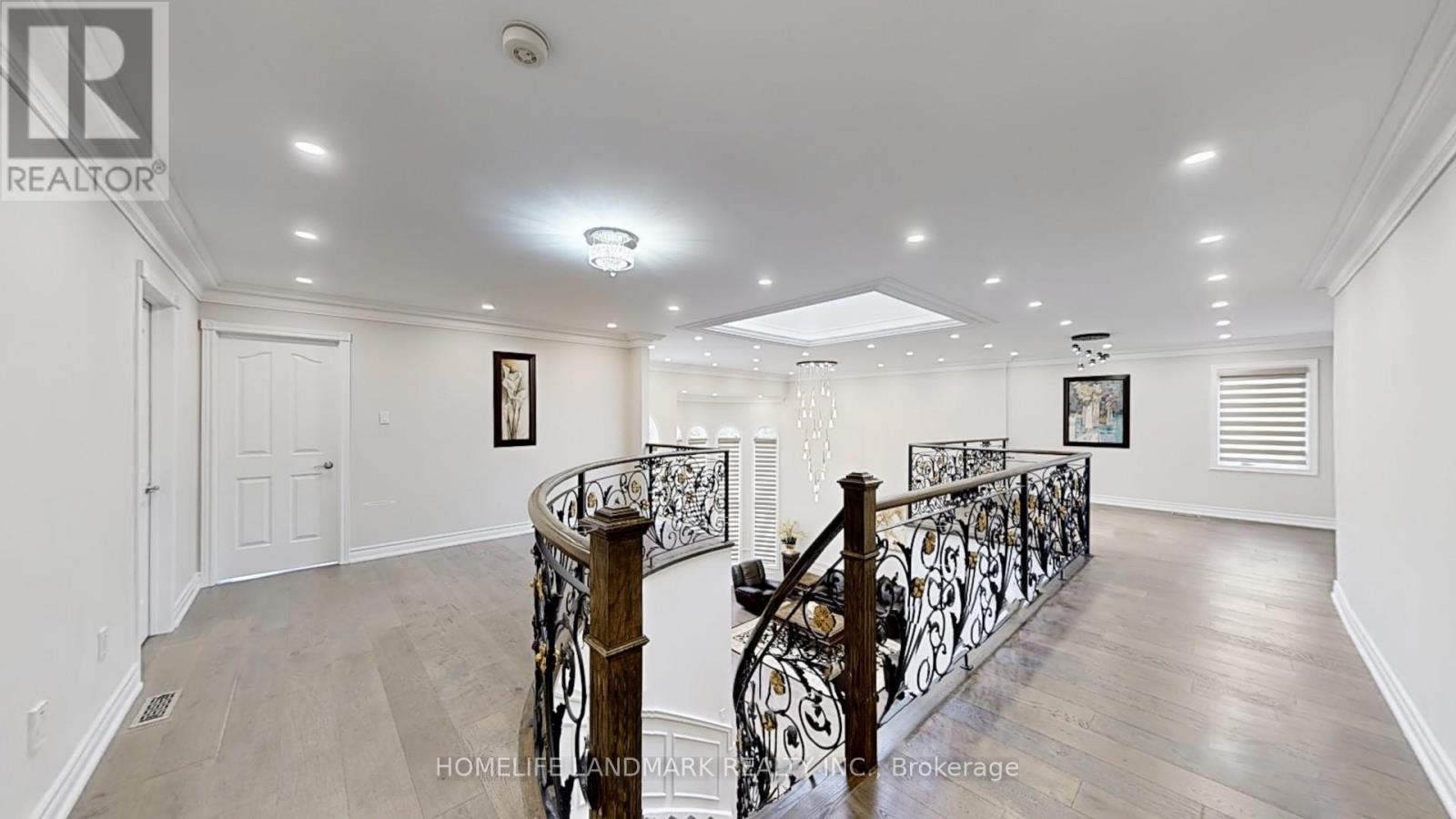 Photo 27 of 16 Crescentview Road, Richmond Hill ON