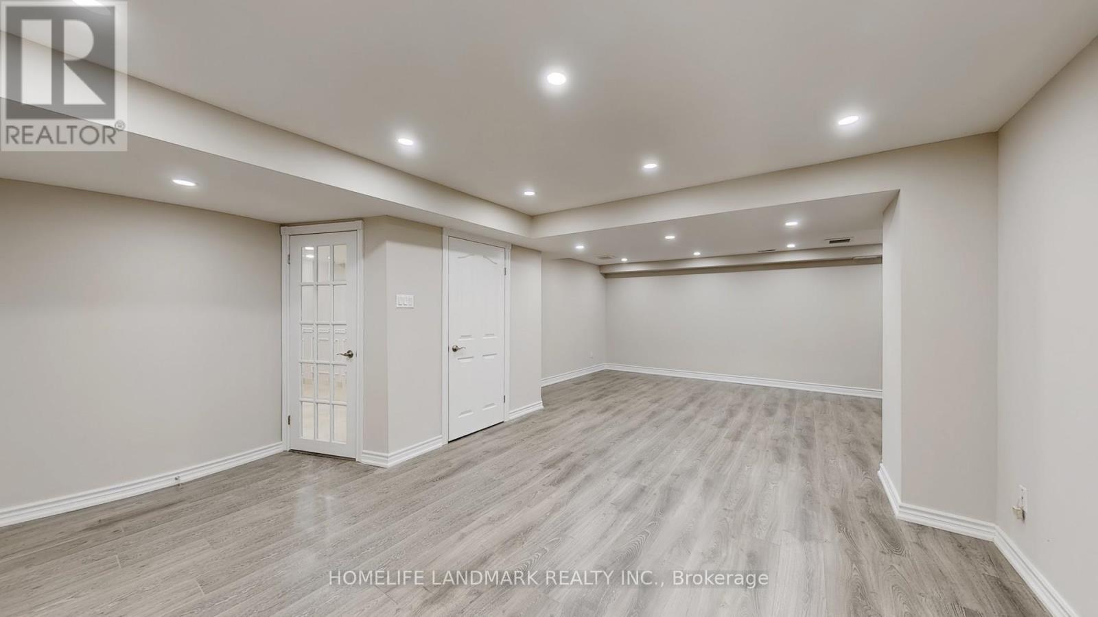 Photo 41 of 16 Crescentview Road, Richmond Hill ON