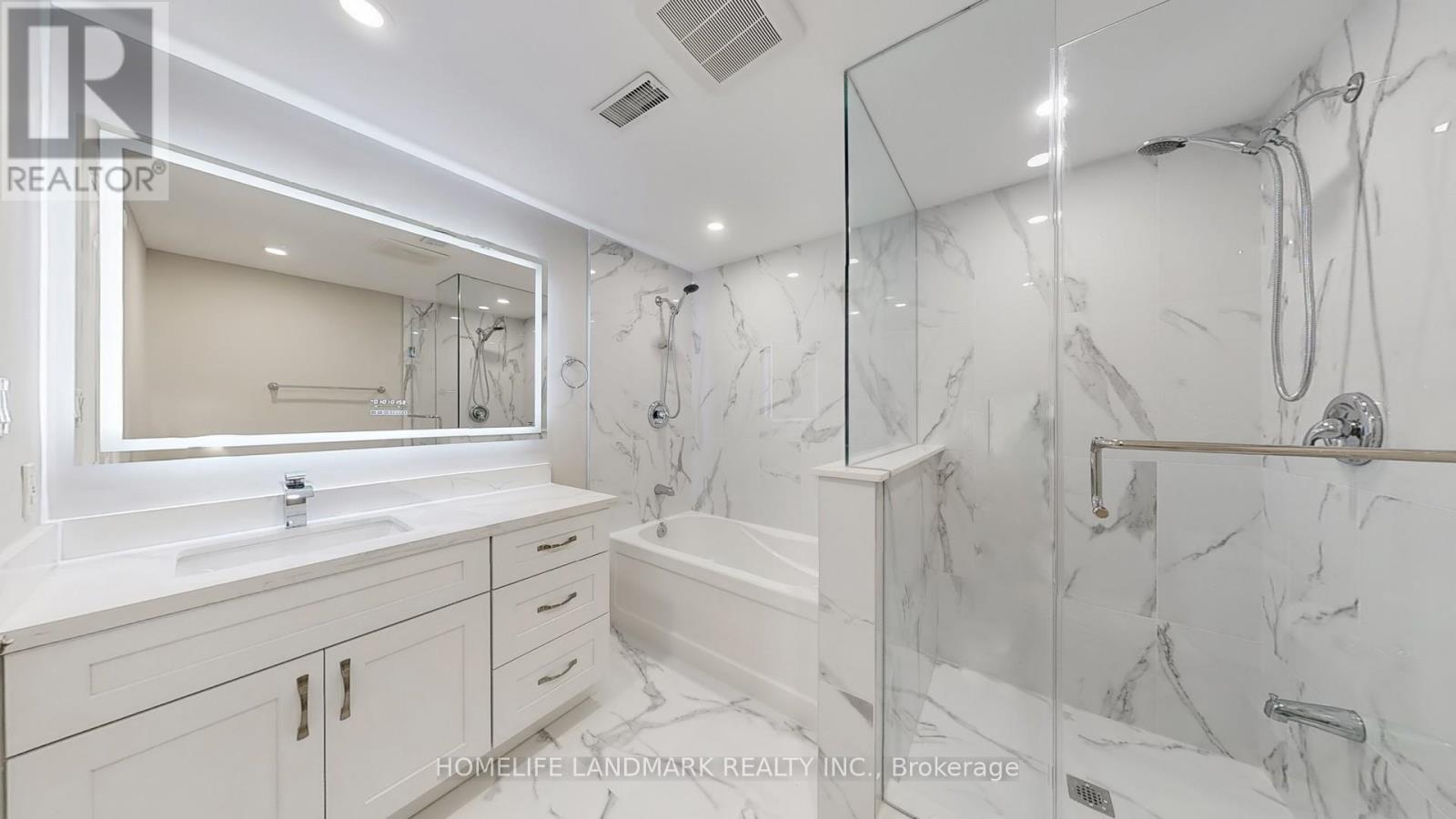 Photo 42 of 16 Crescentview Road, Richmond Hill ON