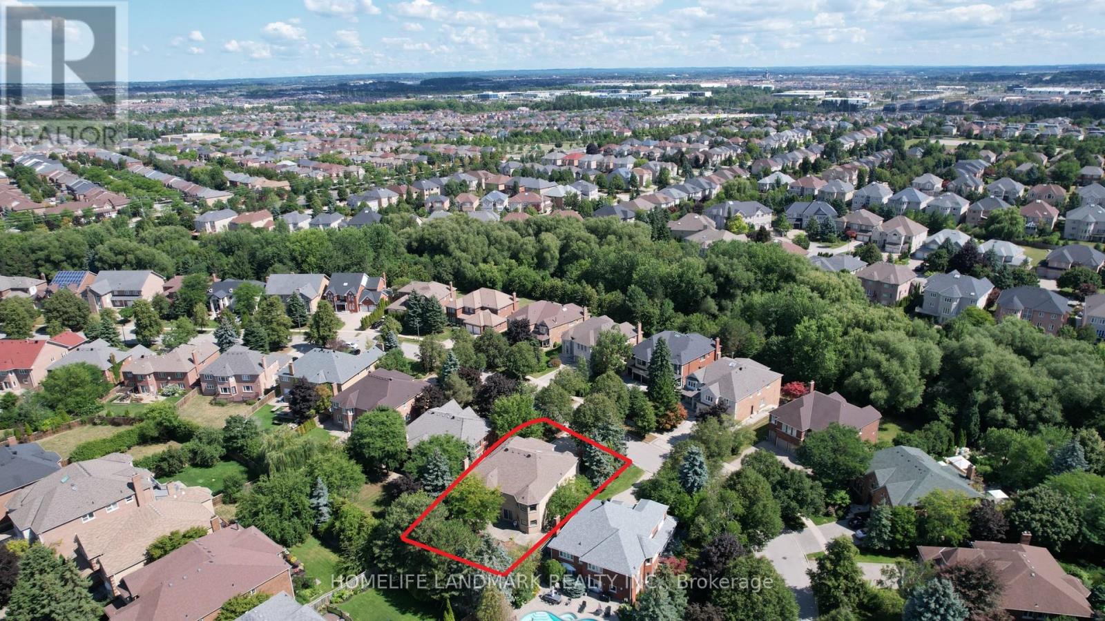 Photo 48 of 16 Crescentview Road, Richmond Hill ON
