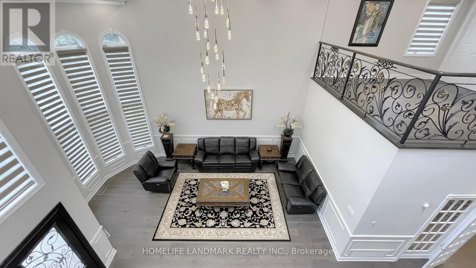 Photo 6 of 16 Crescentview Road, Richmond Hill ON