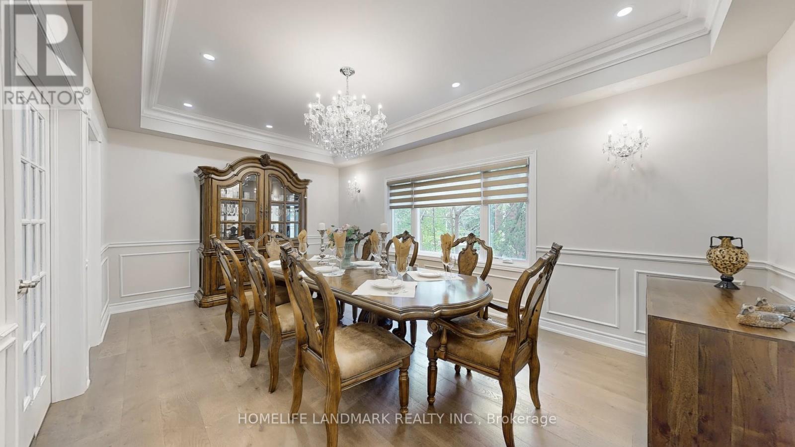 Photo 8 of 16 Crescentview Road, Richmond Hill ON