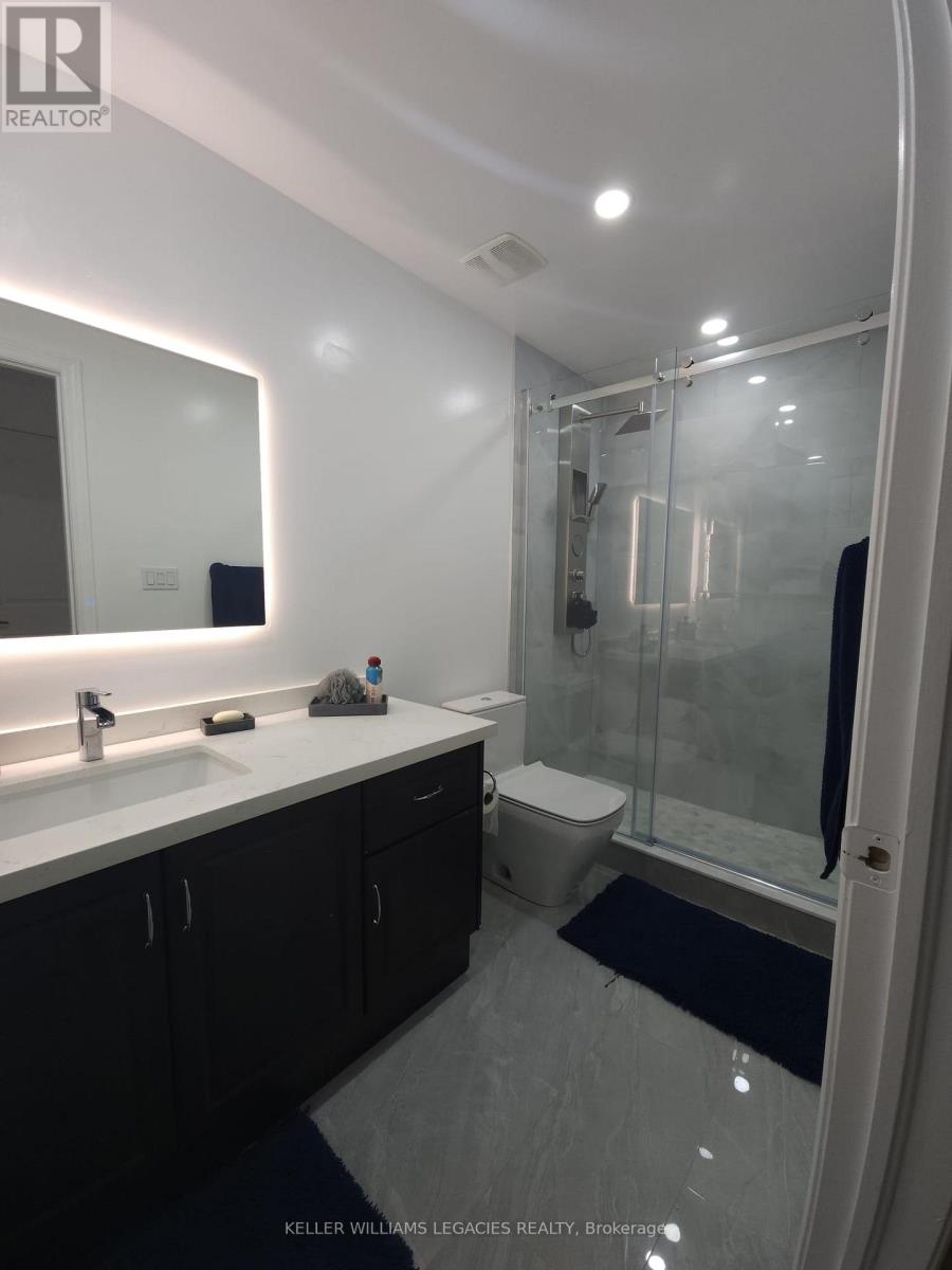 Photo 6 of 6 9601 Jane Street, Vaughan ON