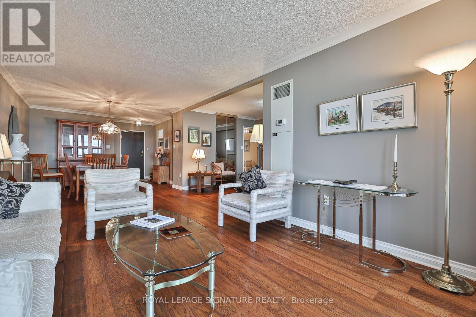 Photo 10 of 2105 820 Burnhamthorpe Road, Toronto ON