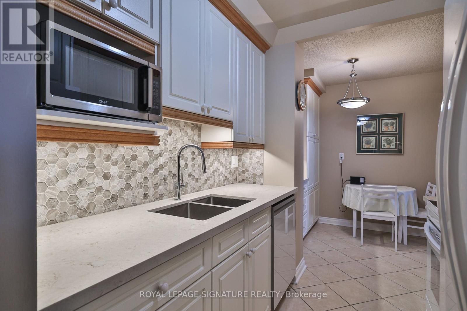 Photo 13 of 2105 820 Burnhamthorpe Road, Toronto ON