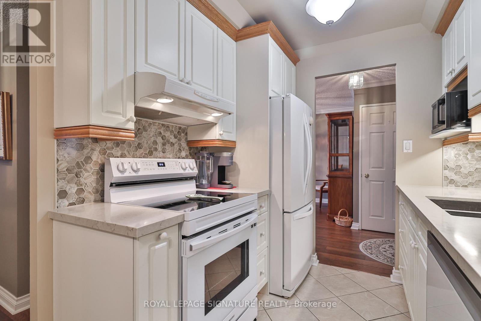 Photo 15 of 2105 820 Burnhamthorpe Road, Toronto ON