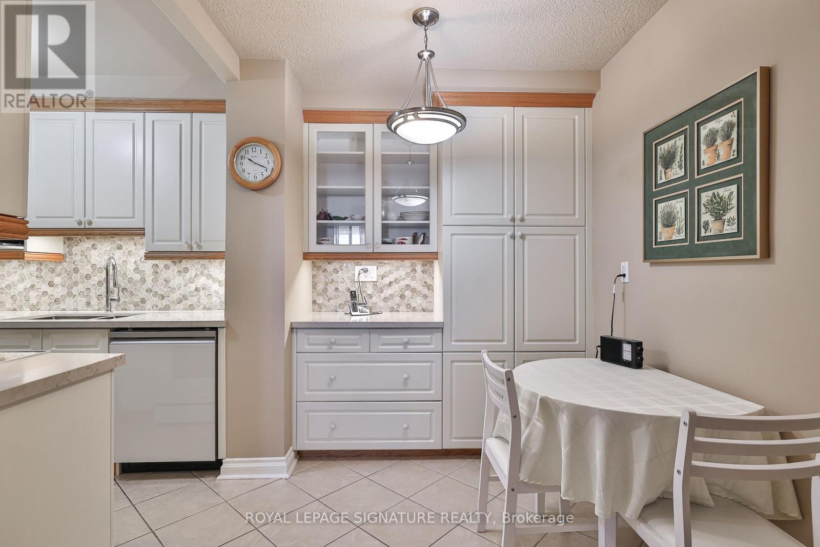 Photo 16 of 2105 820 Burnhamthorpe Road, Toronto ON