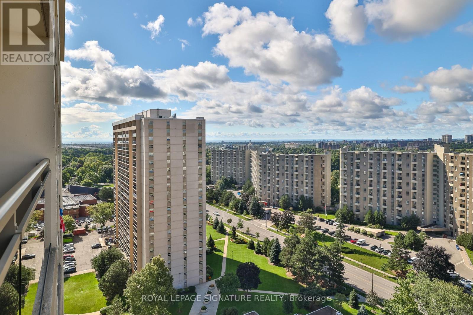 Photo 26 of 2105 820 Burnhamthorpe Road, Toronto ON