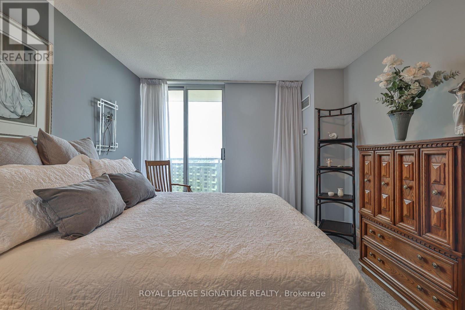 Photo 32 of 2105 820 Burnhamthorpe Road, Toronto ON