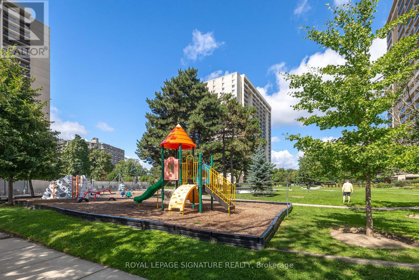 Photo 40 of 2105 820 Burnhamthorpe Road, Toronto ON