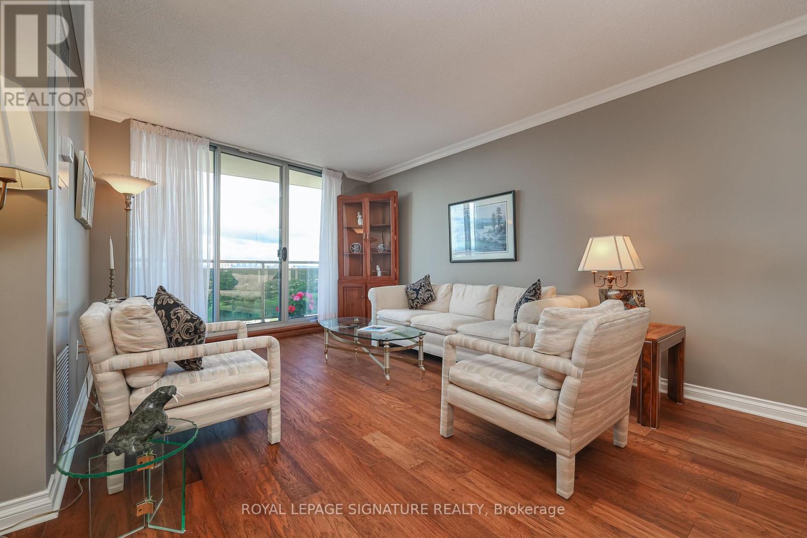 Photo 8 of 2105 820 Burnhamthorpe Road, Toronto ON