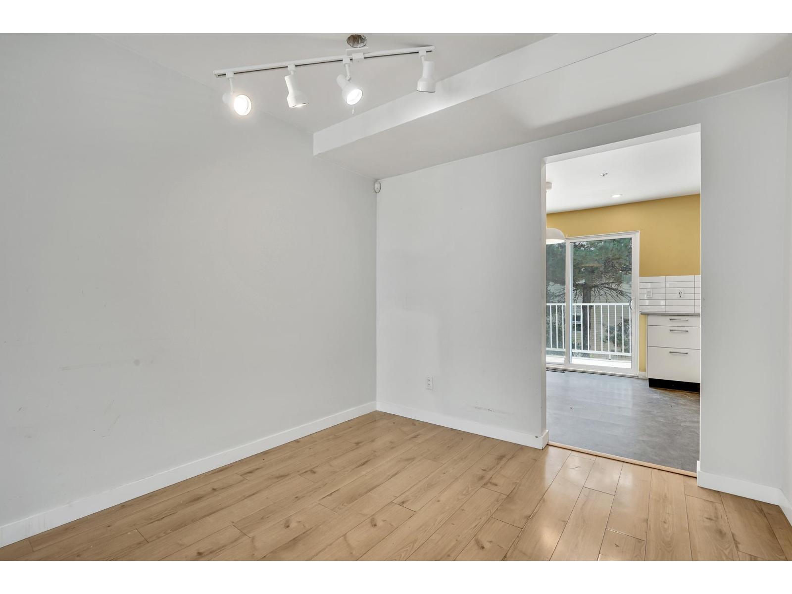 Photo 11 of 49 3087 Immel Street, Abbotsford BC