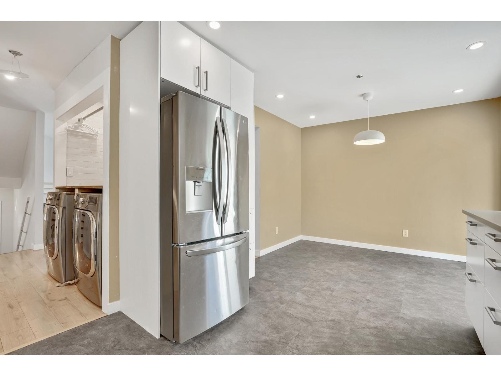 Photo 8 of 49 3087 Immel Street, Abbotsford BC