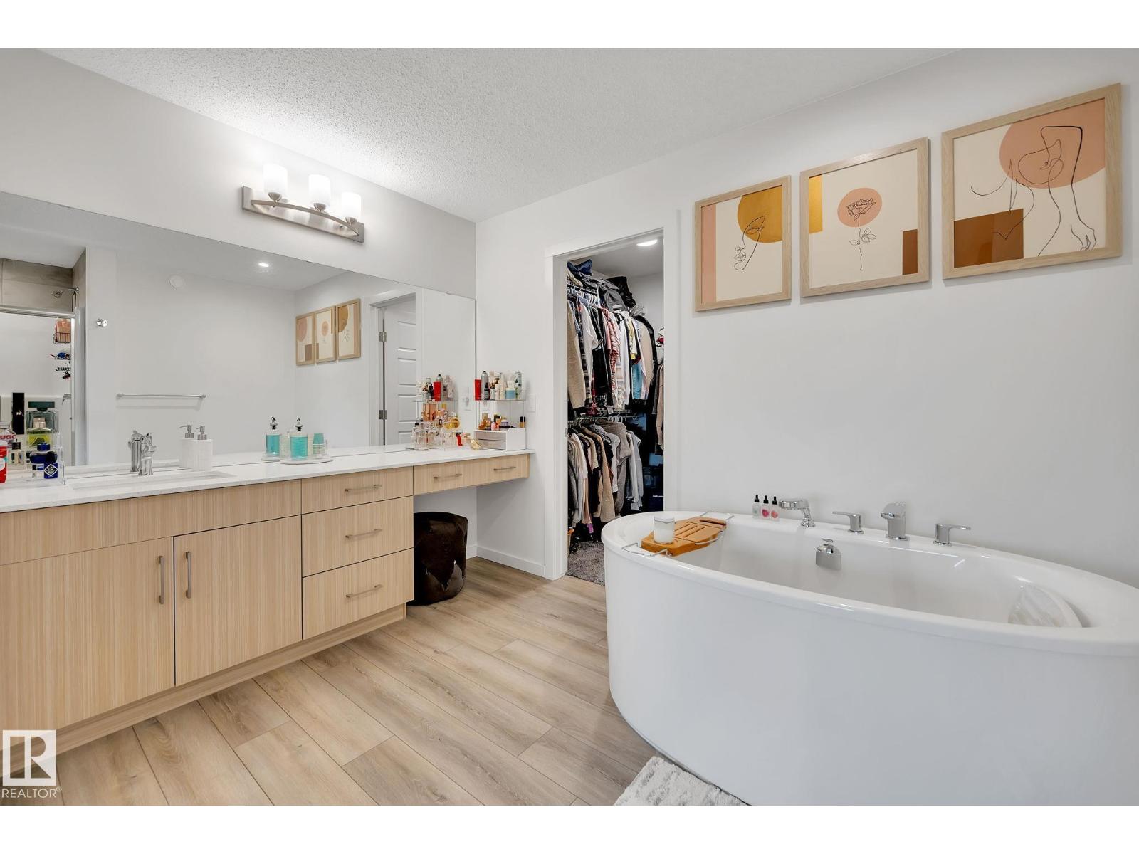 Photo 16 of 5395 Lark Ld Nw, Edmonton AB