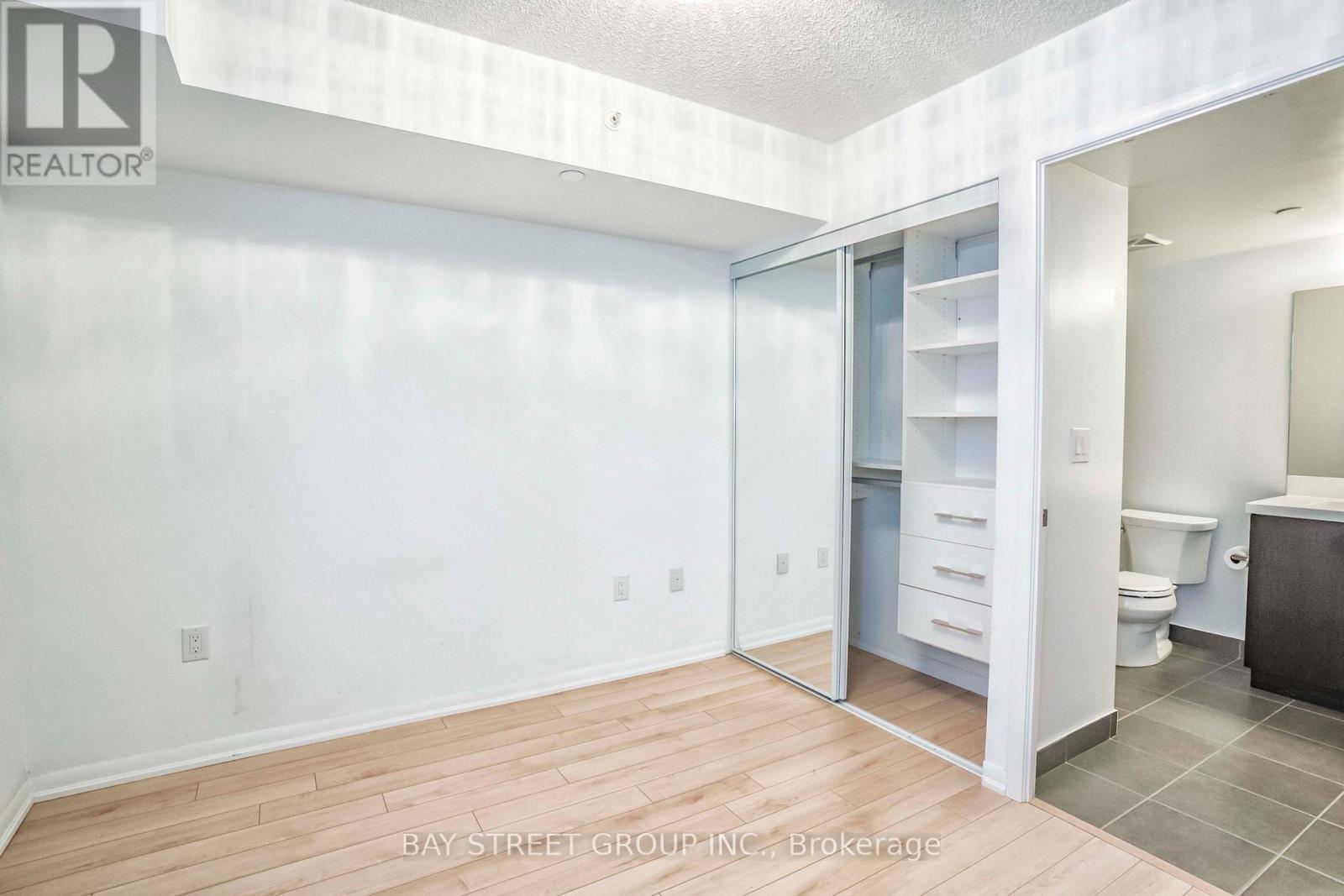 Photo 18 of 331 830 Lawrence Avenue W, Toronto ON
