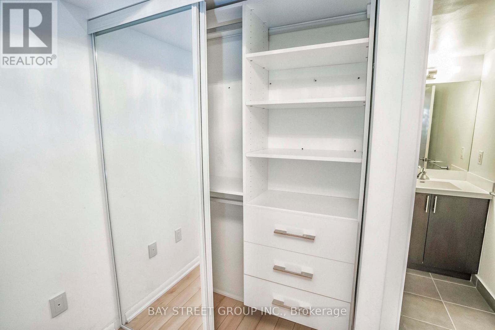 Photo 19 of 331 830 Lawrence Avenue W, Toronto ON