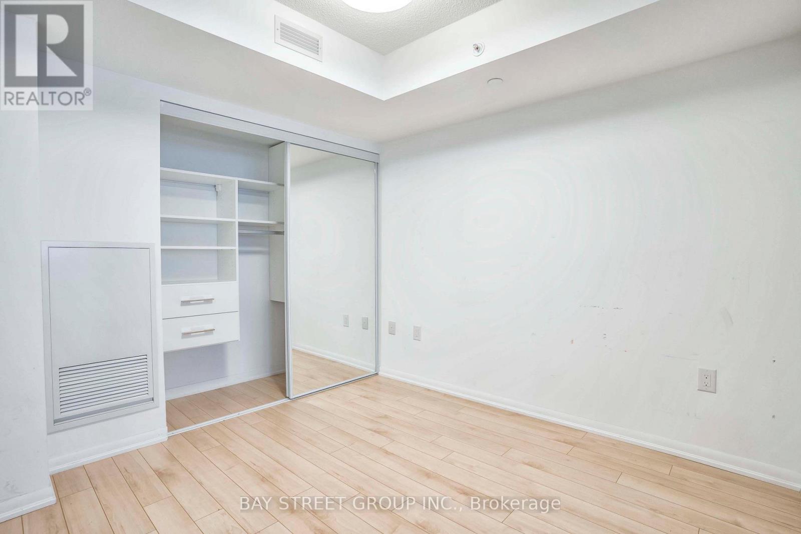 Photo 22 of 331 830 Lawrence Avenue W, Toronto ON