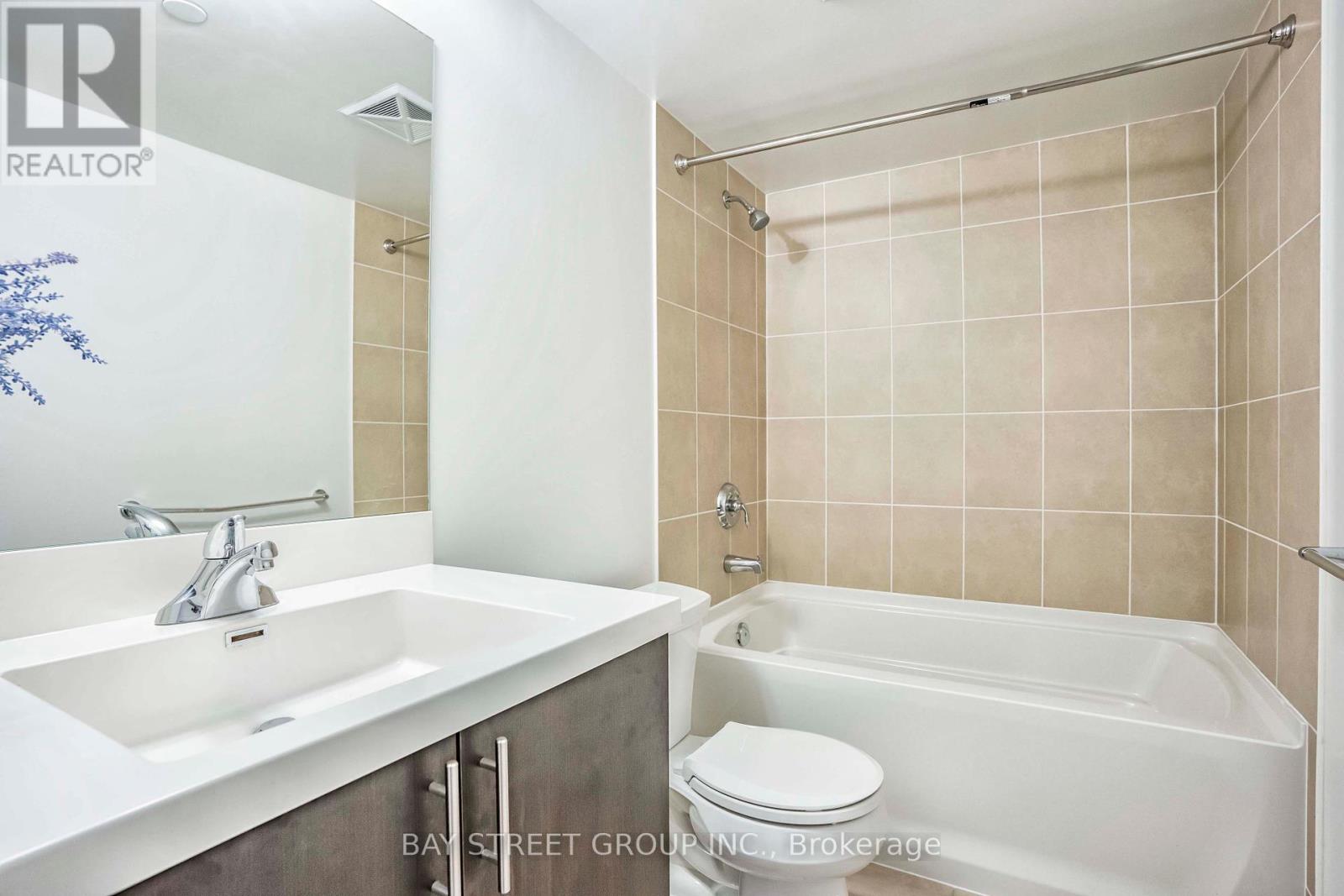 Photo 25 of 331 830 Lawrence Avenue W, Toronto ON