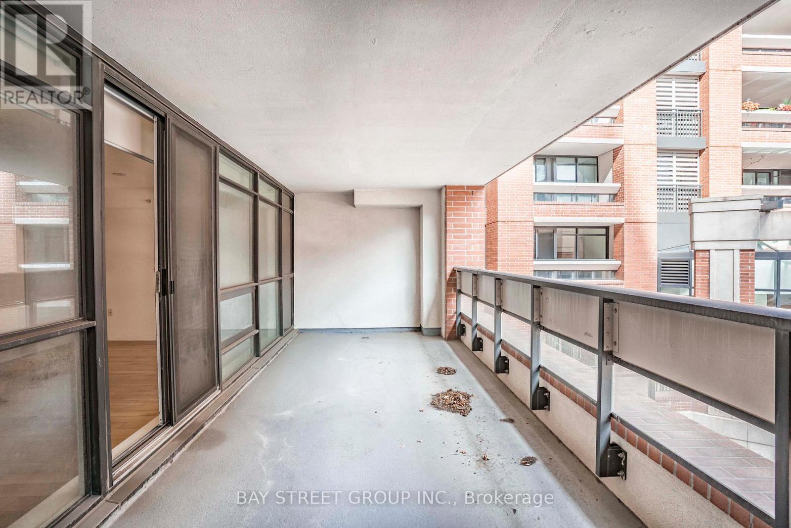 Photo 31 of 331 830 Lawrence Avenue W, Toronto ON