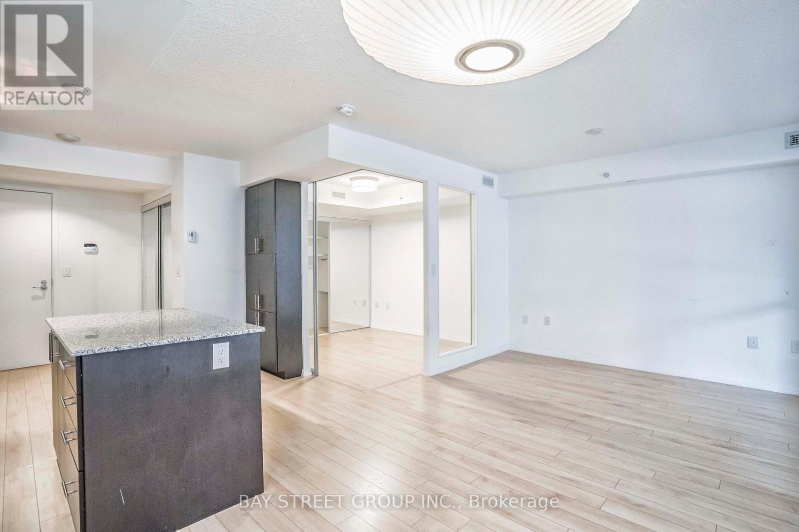 Photo 18 of 331 830 Lawrence Ave Avenue W, Toronto ON
