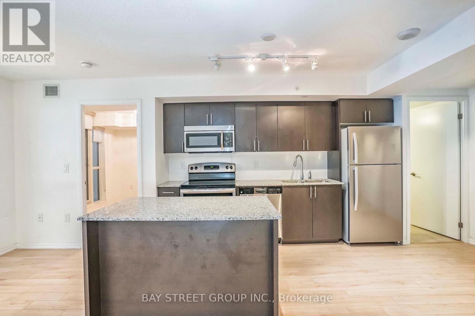 Photo 19 of 331 830 Lawrence Ave Avenue W, Toronto ON