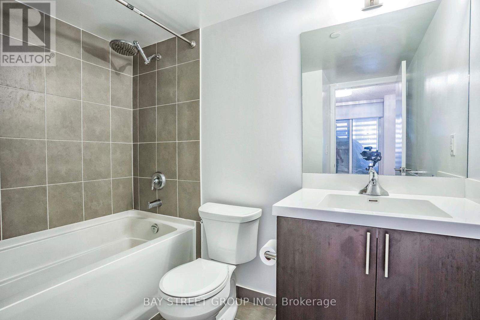 Photo 10 of 331 830 Lawrence Ave Avenue W, Toronto ON