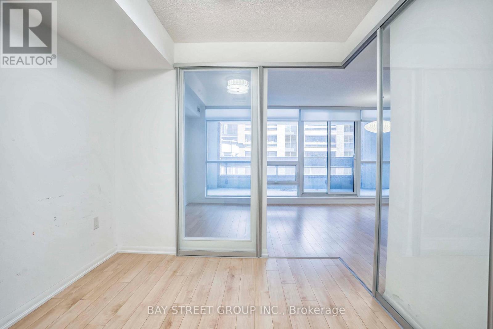 Photo 22 of 331 830 Lawrence Ave Avenue W, Toronto ON