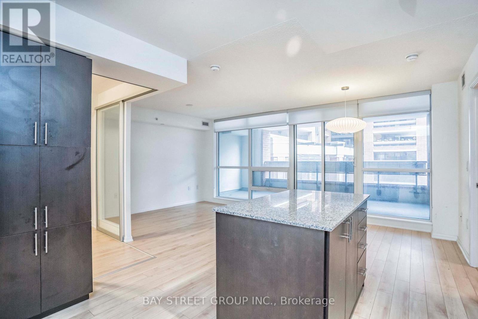 Photo 14 of 331 830 Lawrence Ave Avenue W, Toronto ON