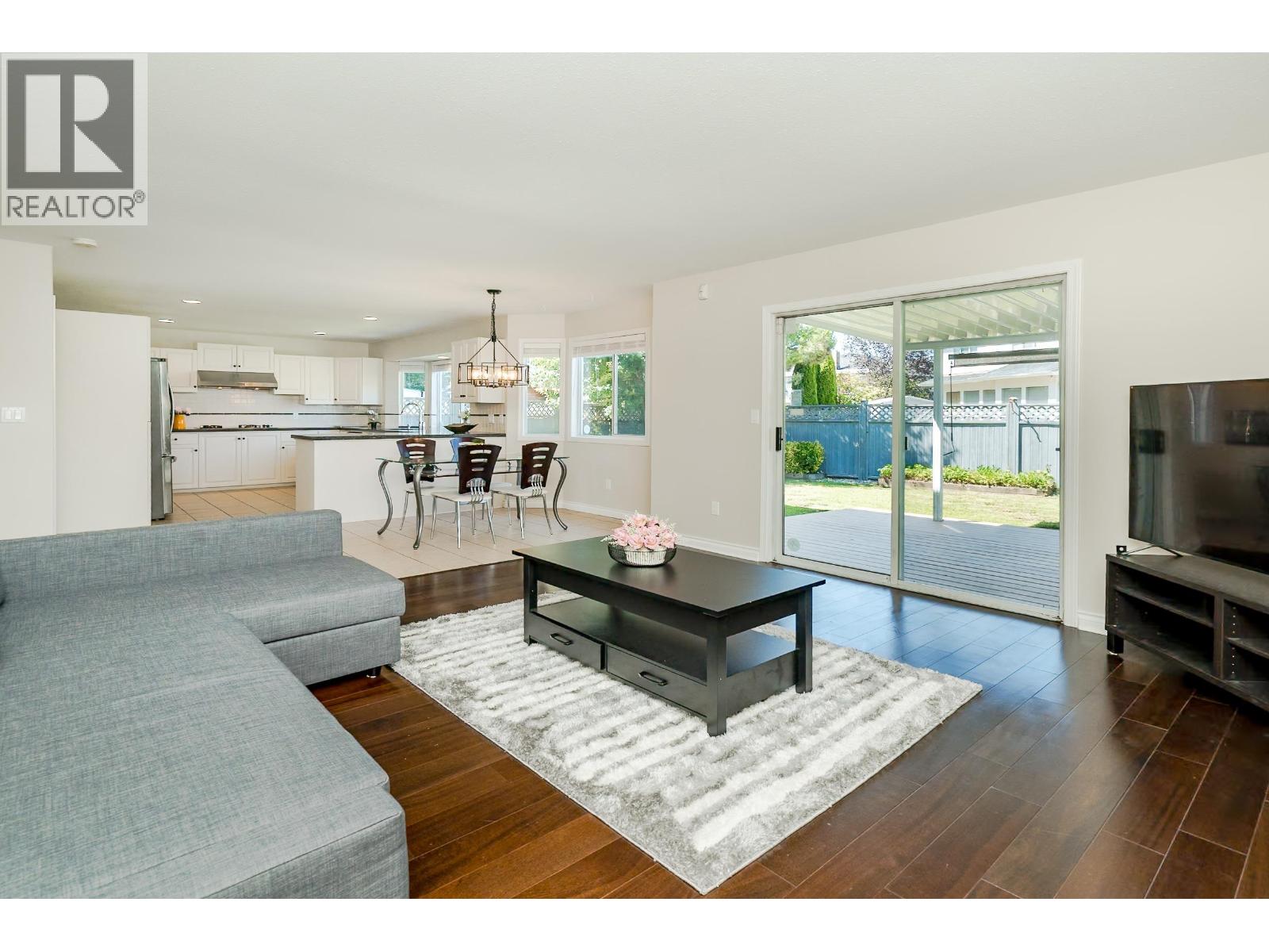 Photo 15 of 10171 Hall Avenue, Richmond BC