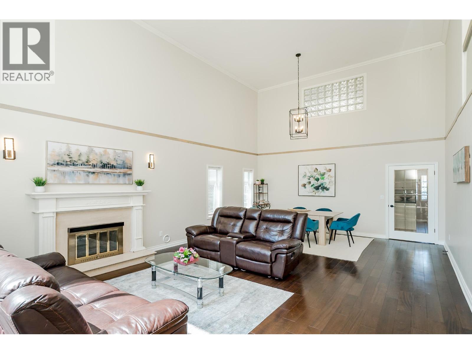 Photo 5 of 10171 Hall Avenue, Richmond BC