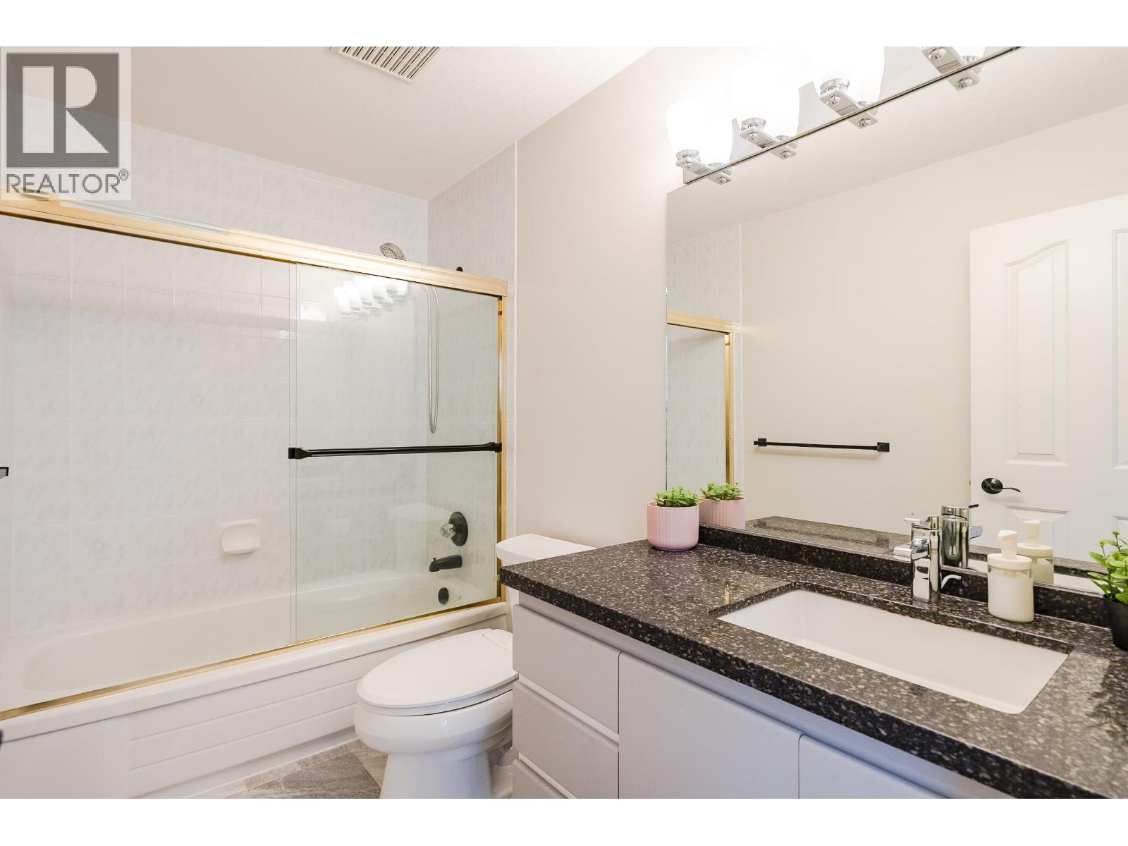 Photo 18 of 10171 Hall Avenue, Richmond BC