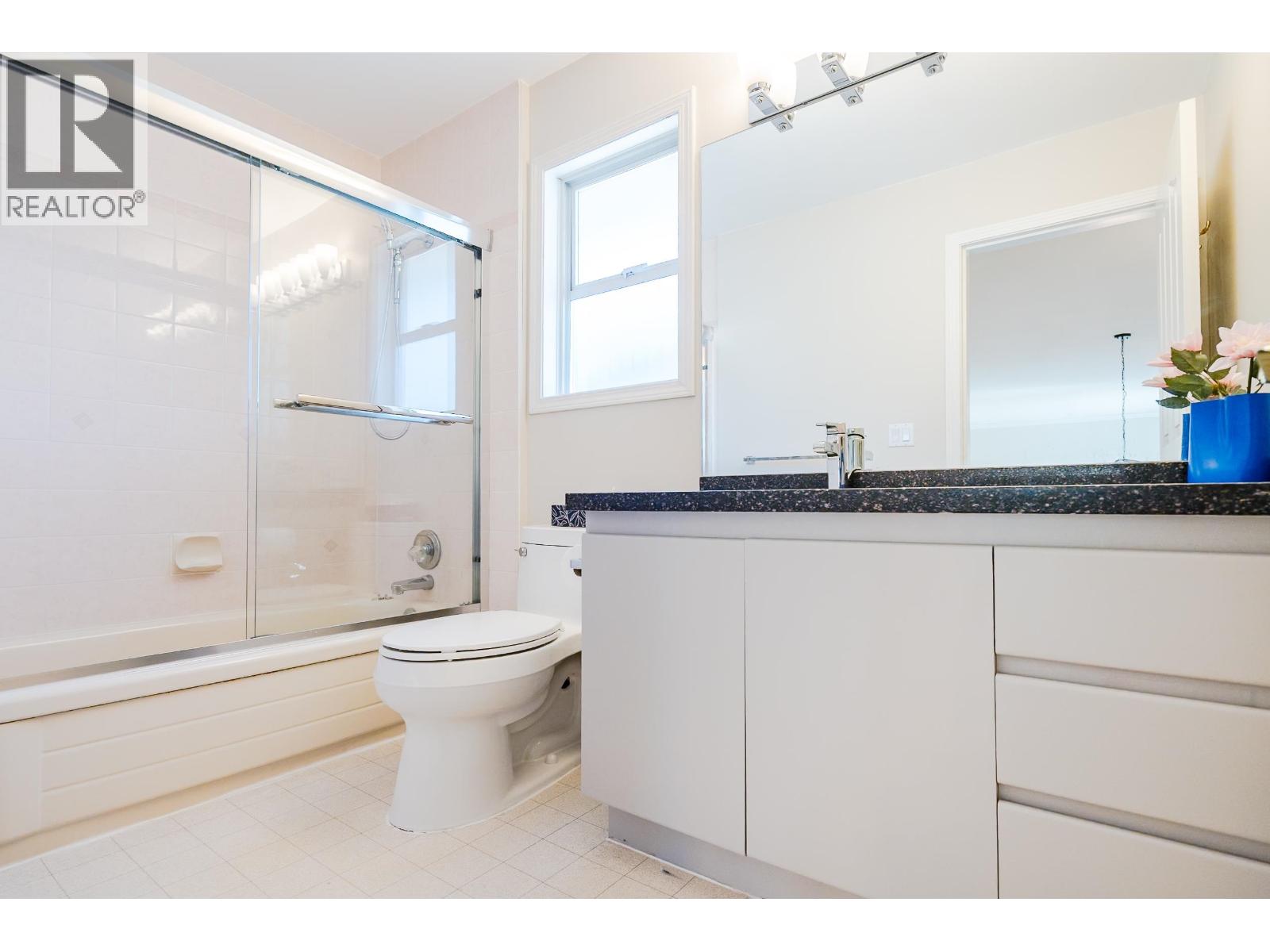 Photo 30 of 10171 Hall Avenue, Richmond BC