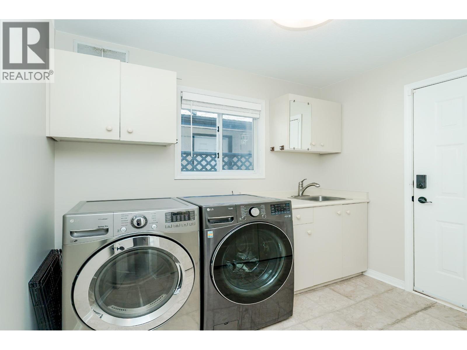 Photo 35 of 10171 Hall Avenue, Richmond BC