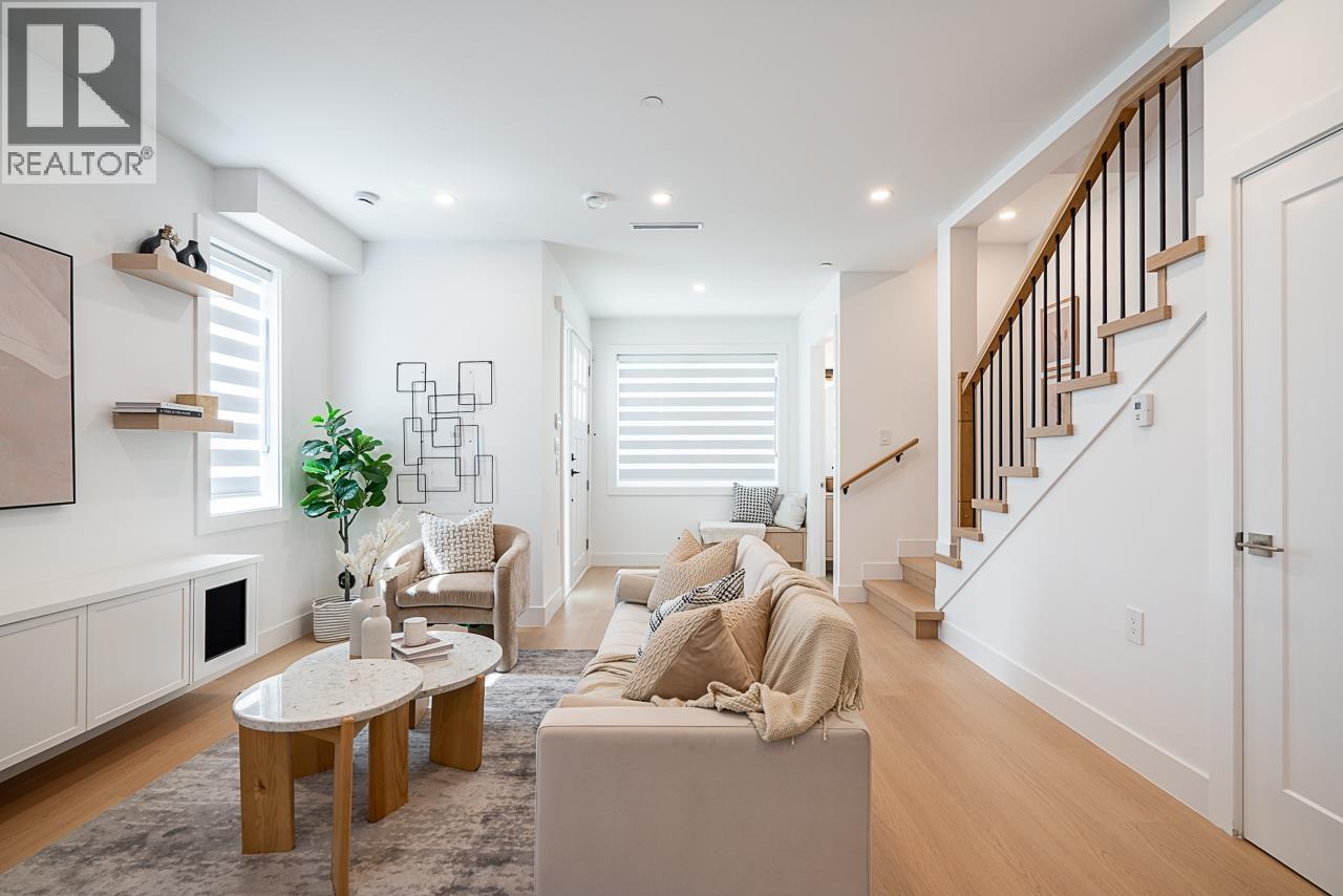 Photo 6 of 2103 E 33rd Avenue, Vancouver BC