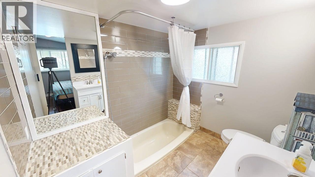 Photo 24 of 9516 113 Avenue, Fort St John BC