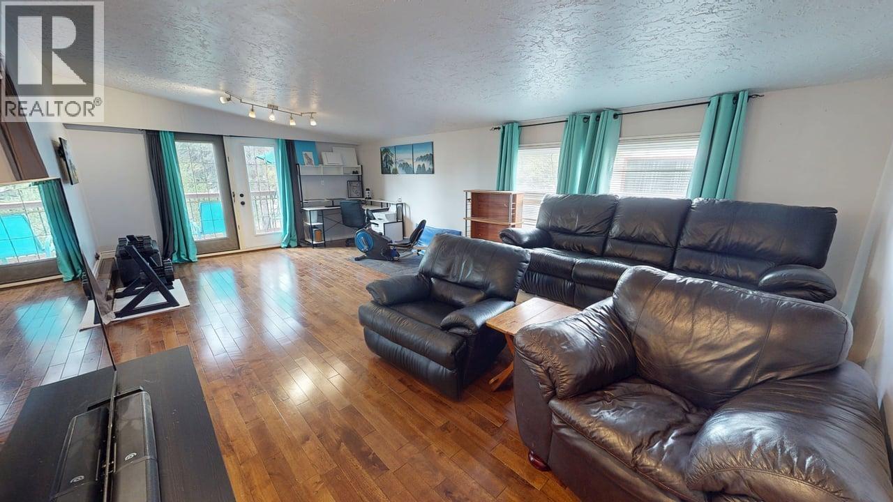 Photo 14 of 9516 113 Avenue, Fort St John BC