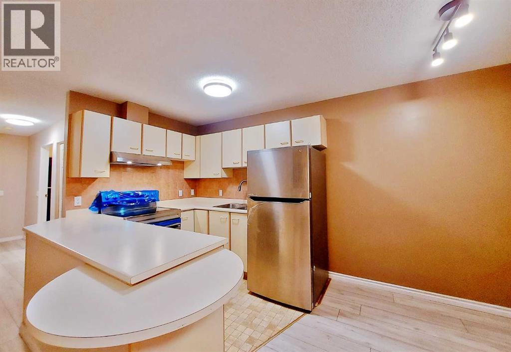 Photo 5 of 22 2722 Edenwold Heights Nw, Calgary AB
